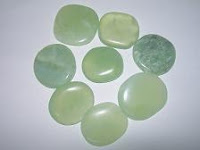 Piedras semipreciosas de jade verde