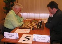 Partida Mihail Suba contra Nigel Short en el Torneo Romgaz Reyes del Ajedrez 2008