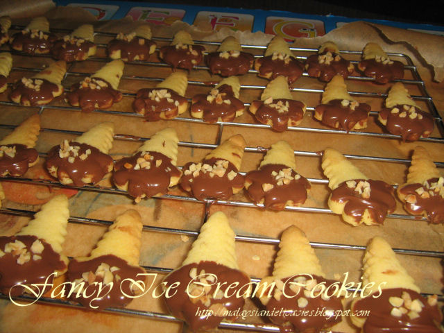 [fancy+cookies+002.JPG]