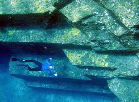 Artefak Bawah Laut Ditemukan Di Yonaguni