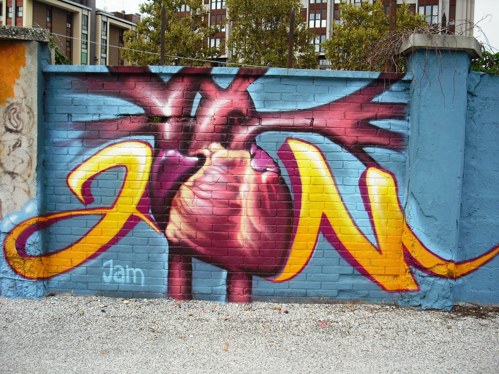 [graffiti3.JPG]