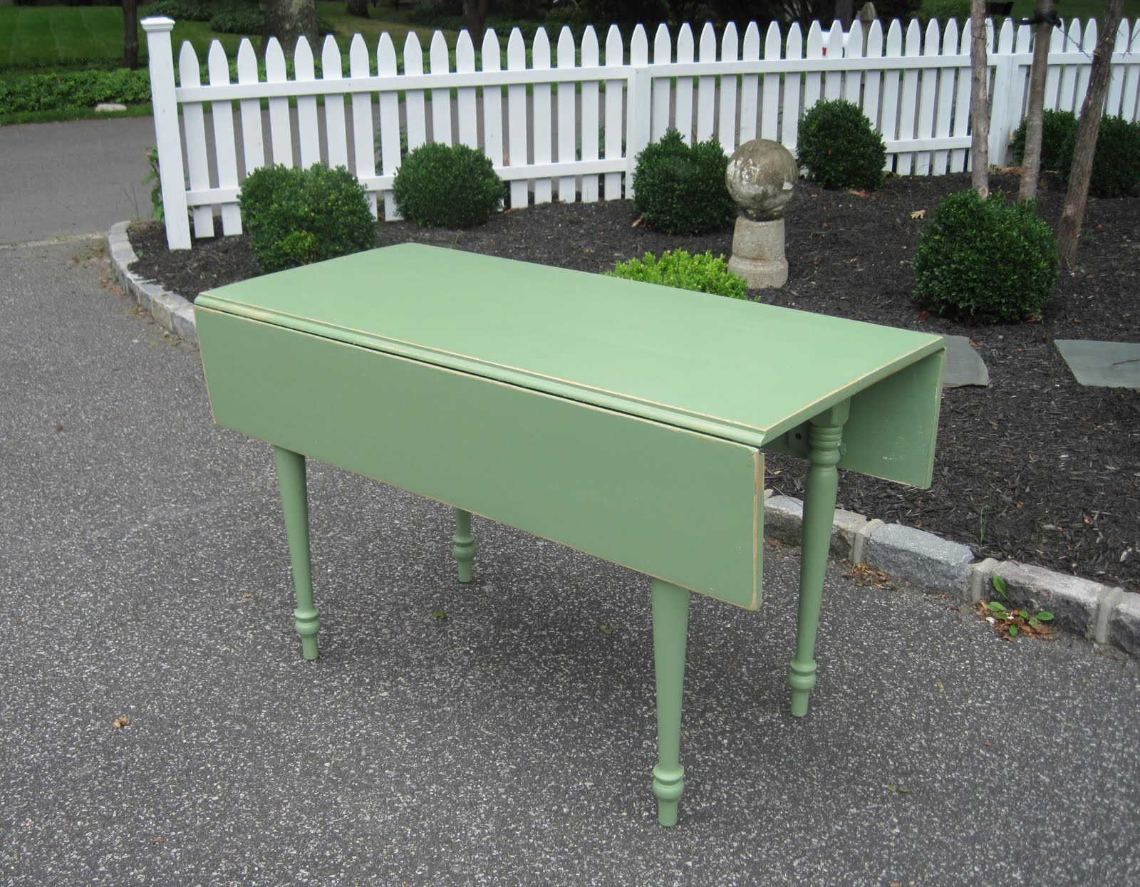 BACK TO HOME DESIGN vintage inspired green paint