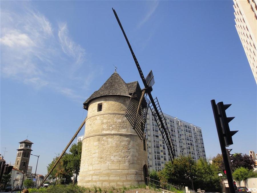 Parisbiseart Moulin à vent Ivry sur Seine