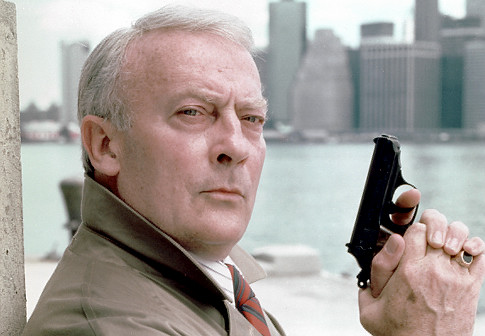 equalizer edward woodward actor mccall robert wicker dies man ppk walther drama tv 2009 goodman john section double macy cbs
