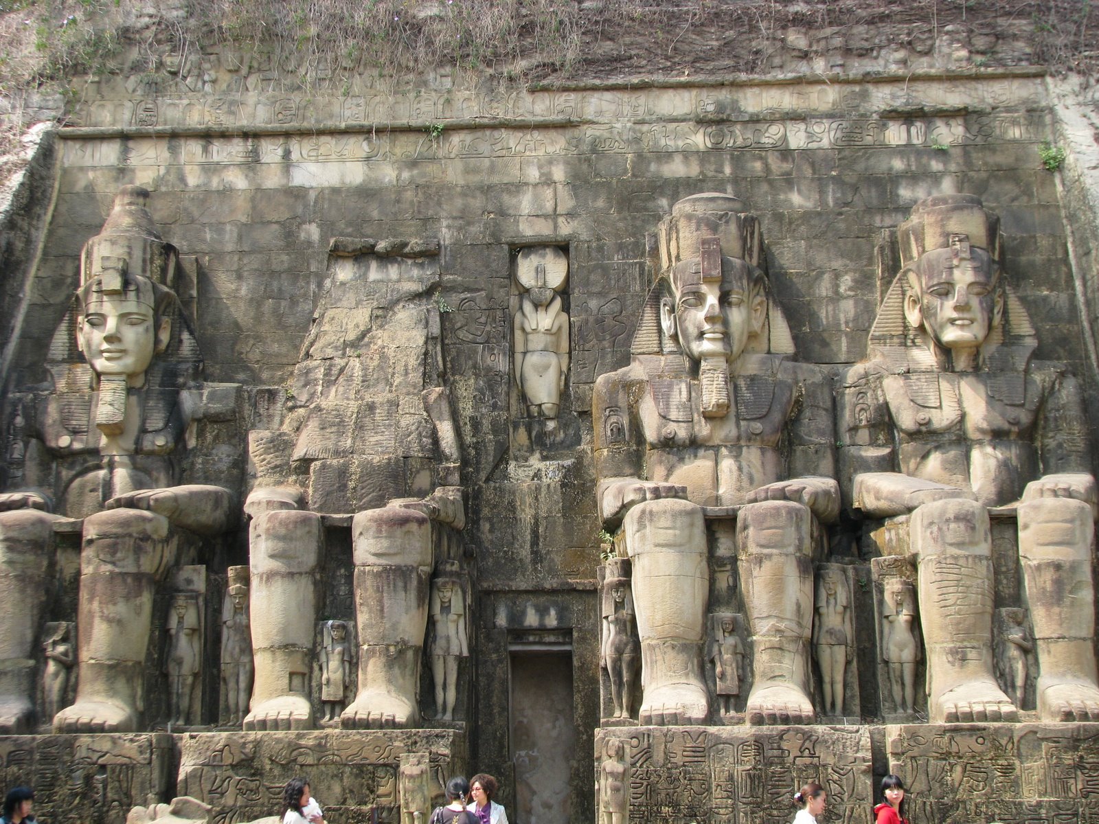 [temple-abu_simbel_0910.JPG]