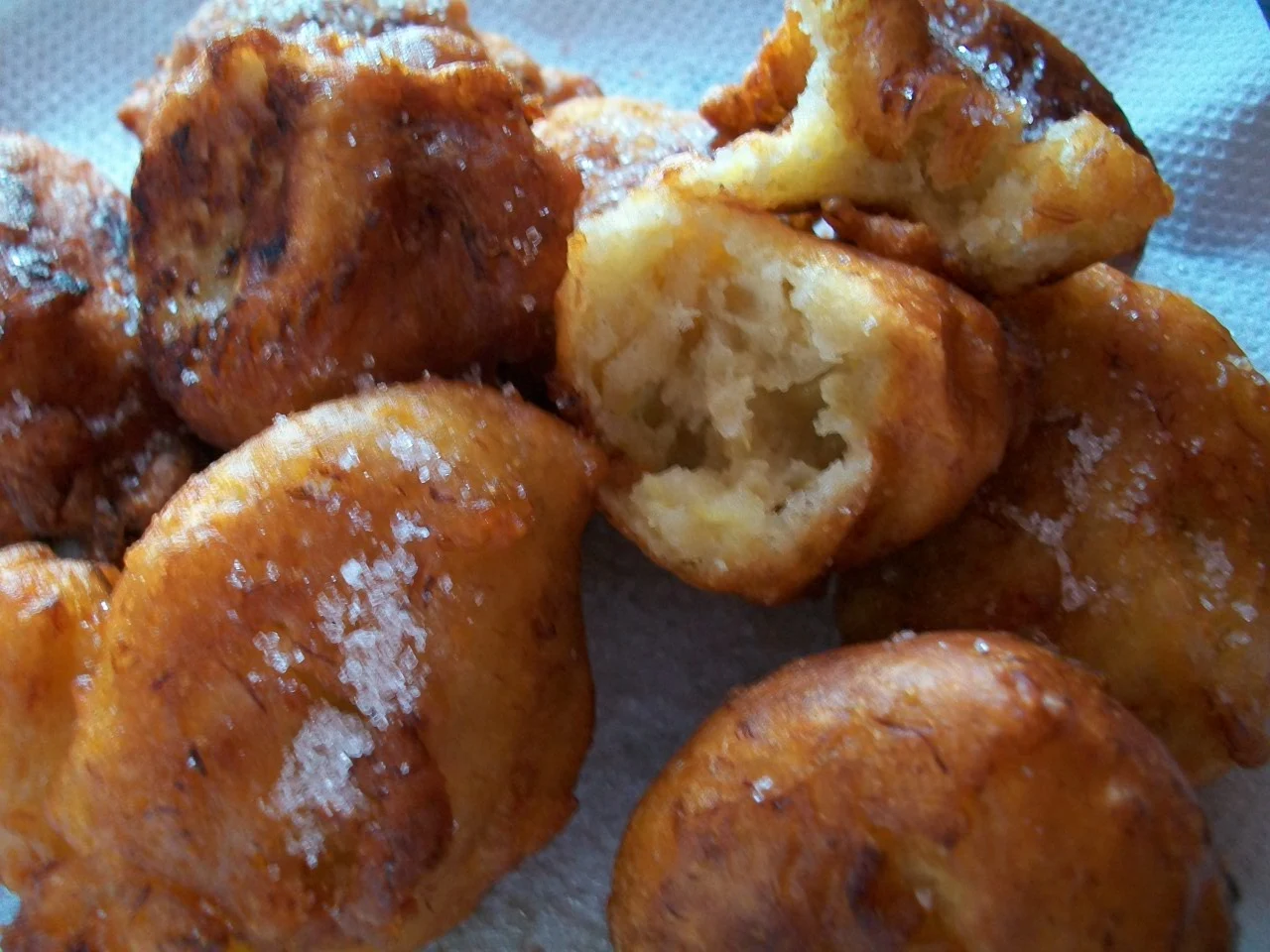 Recettes Mauriciennes et d'Ailleurs: Gâteau banane (beignets) par Sabrina
