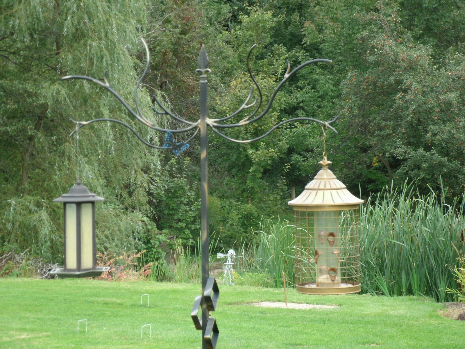 wooden bird feeder plans