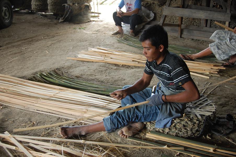  Pengrajin  Keranjang  Bambu  Sirpang Sigodang Kekurangan 