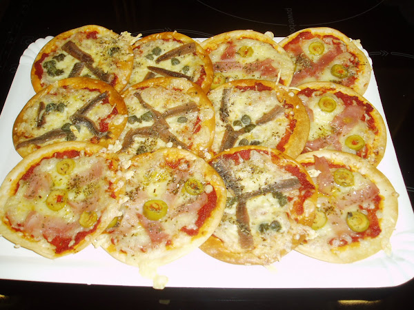  MINI PIZZAS 