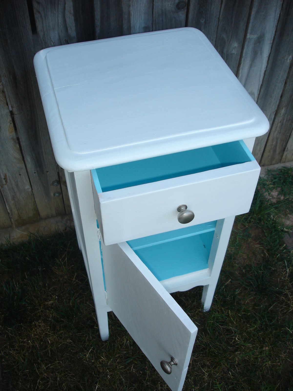 https://4.bp.blogspot.com/_PEURalxS4SA/TDVBgnuOXQI/AAAAAAAAATs/lgtpISWd3qw/s1600/furniture+007.JPG