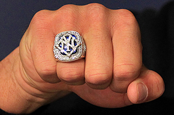 New York Yankees reciben sus anillos de campeón!!!
