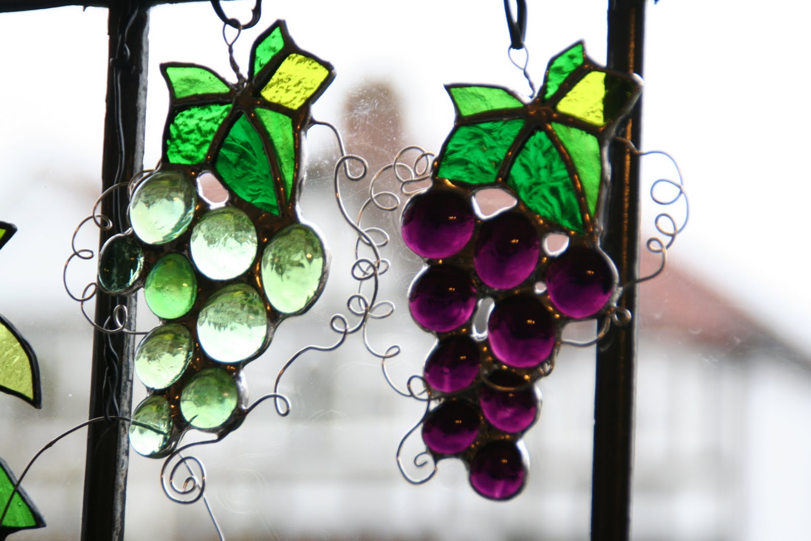 Chiaki's work Stained Glass OrnamentGrapes 1