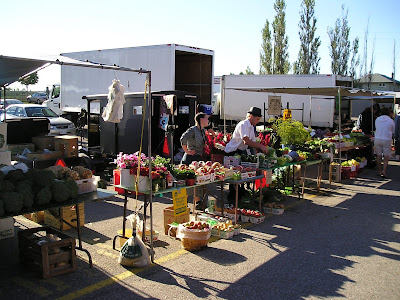 Mennonite Market Stand at Waterloo Farmers Market (St. Jacobs) Mennonite market stand at Waterloo Farmers Market (St. Jacobs)
