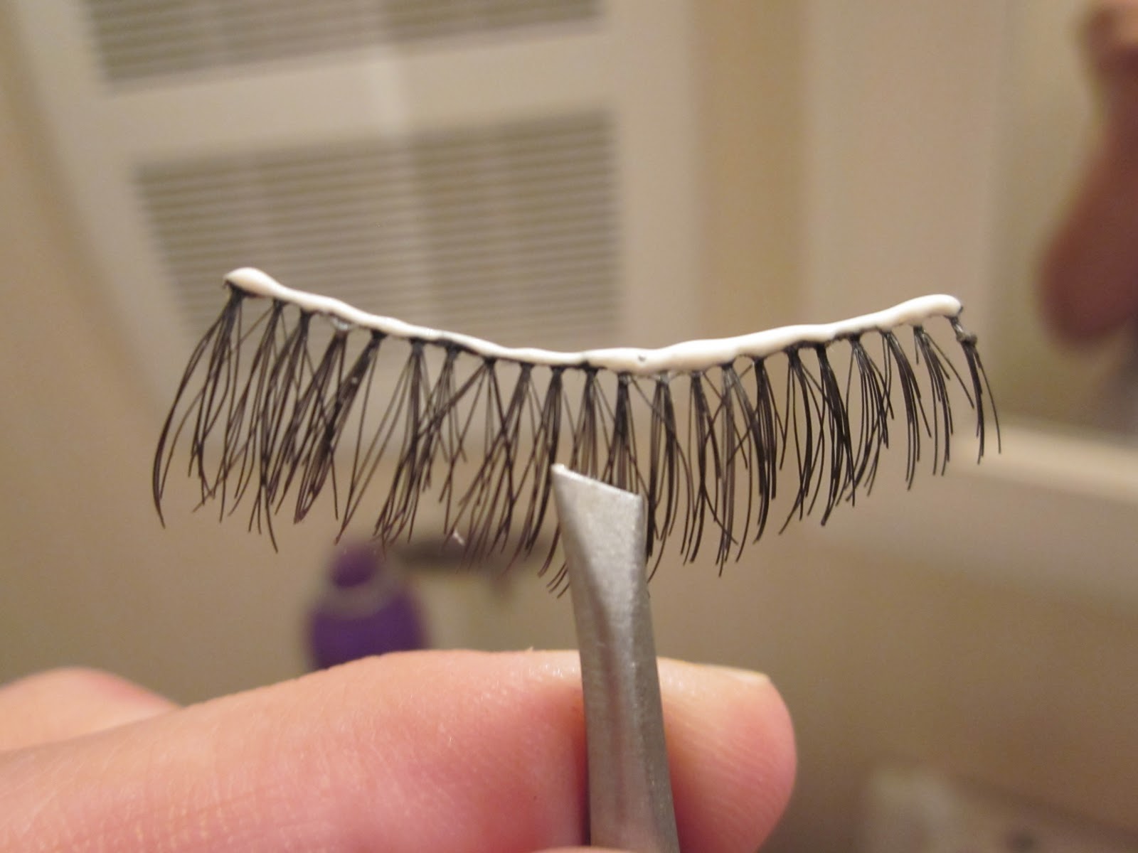 Mrs. Pocahontas Beauty Blog ♥ *How I apply false eyelashes*