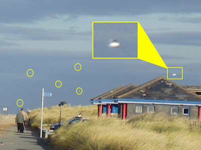 UFO Over North Wales Objects Emphasized