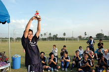 Hak Sideth Cambodia's Captain get a Survivor Tropy 2007-2008 Thailand (5th Overall)