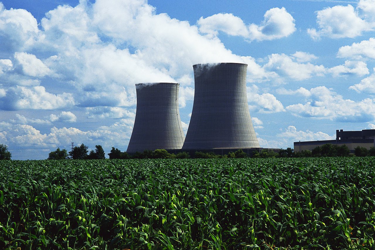 современная экология. внедрение энергосберегающих технологий. завод и природа. экологические технологии. промышленность и экология.