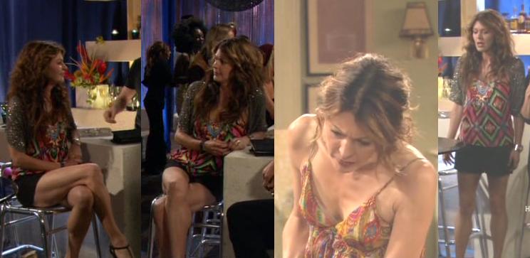 Jane Leeves leggy show - Hot in Cleveland S01E04.
