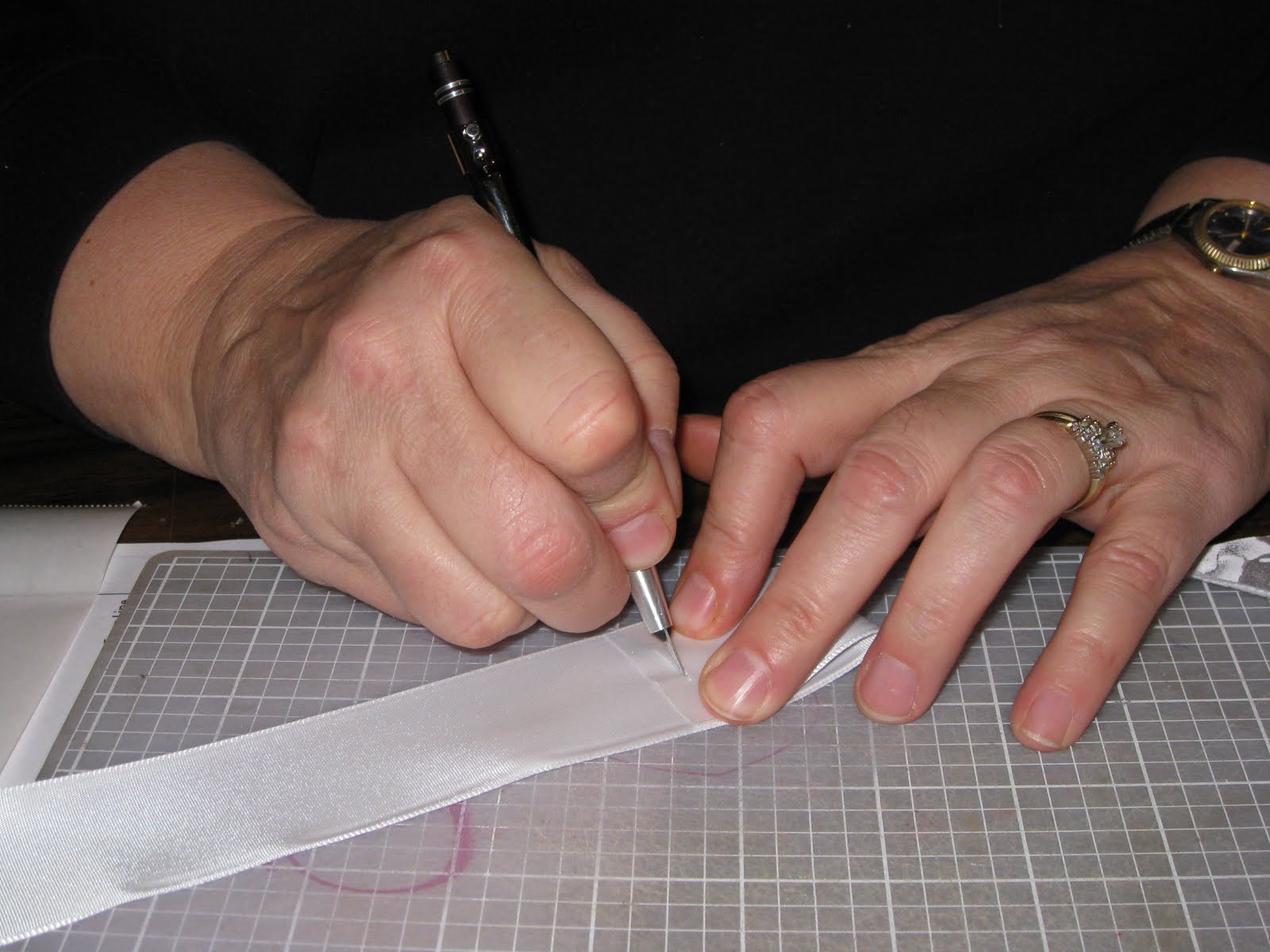 Clickersister's Gallery Wall Hanging Tutorial