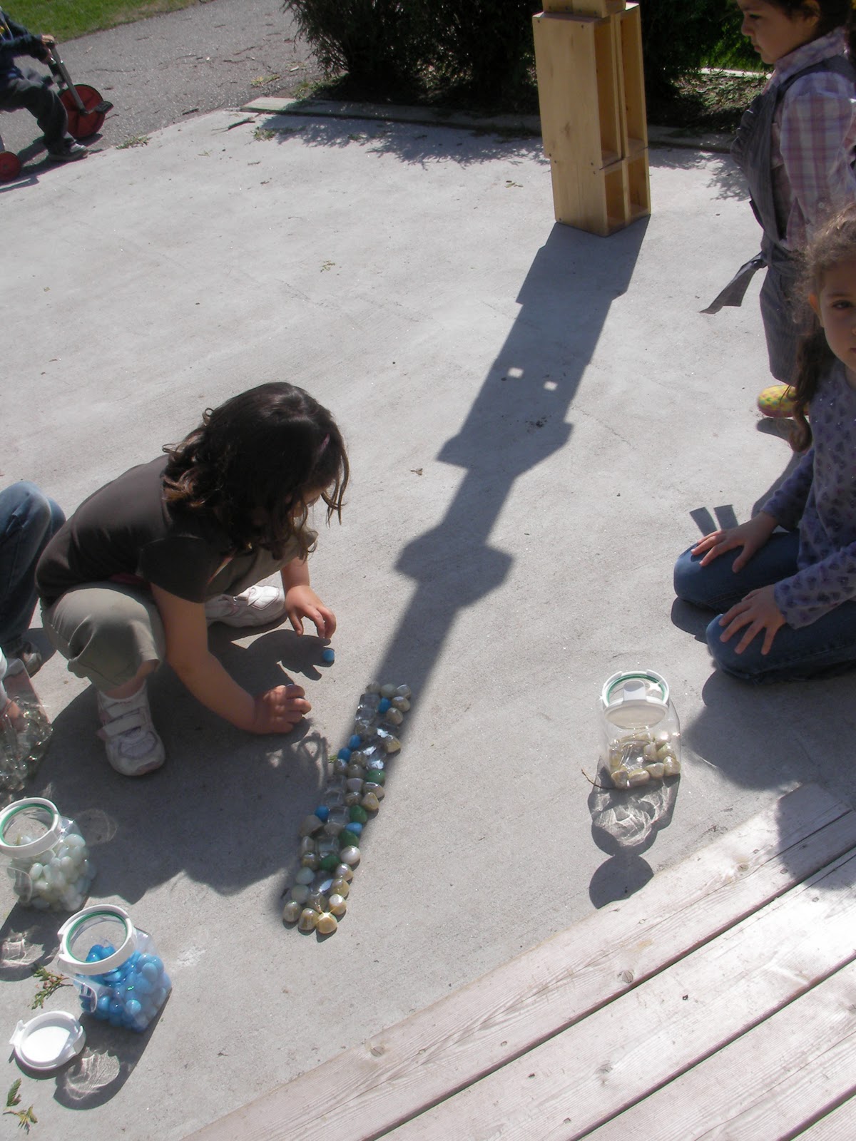 Extraordinary Classroom The children test their theory Shadows Move