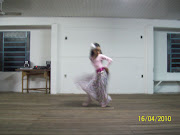 Naty dançando sua própria coreografia
