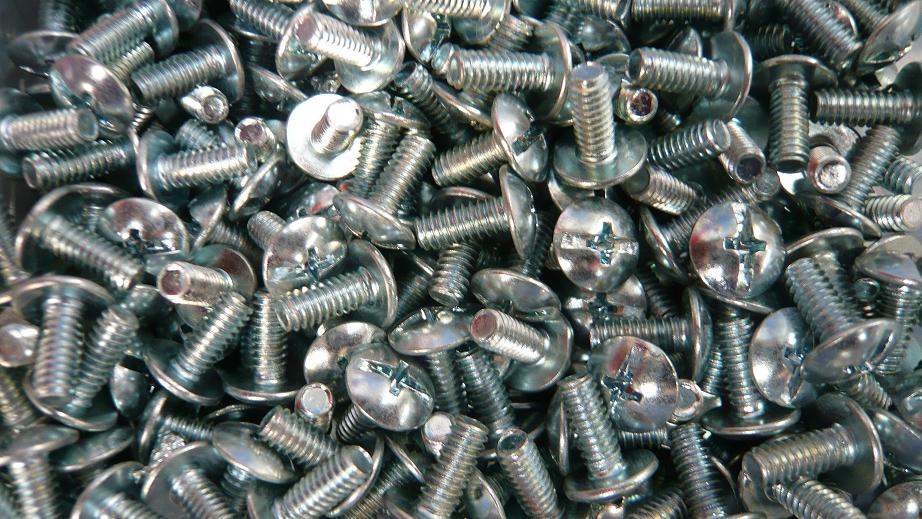 [screwed1.JPG]