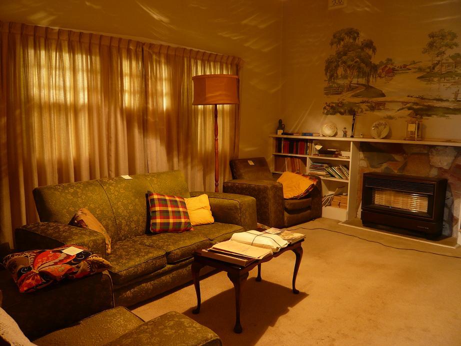 [lounge+room+(r.i.p).JPG]