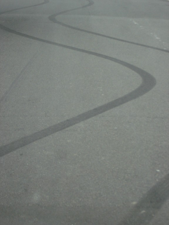[burnouts+are+cool.JPG]