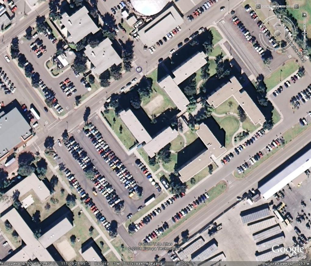 спутник дома. Digitalglobe спутник. спутниковые снимки городов. снимки со спутника. город спутник.