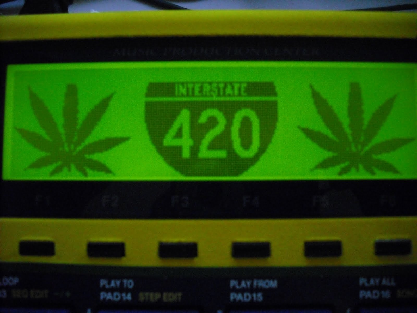 CUSTOM MPC SPLASH SCREENSHOTS