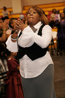 Howcee Productions Gospel #2: Lisa Knowles & The Brown Singers. Picture