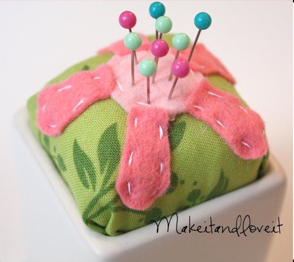 [pin+cushion1.jpg]