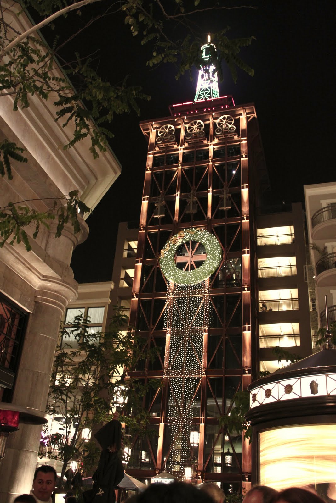 What's Happening LA? Tree Lighting at The Americana at Brand was a