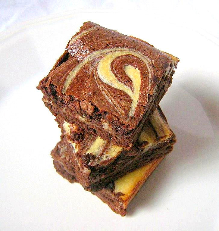 une gamine dans la cuisine Cream Cheese Marbled Brownies