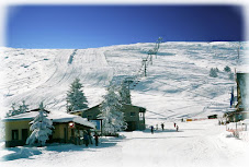Το Εθνικό Χιονοδρομικό Κέντρο Σελίου,της Χώρας. Λειτουργεί από το 1934,