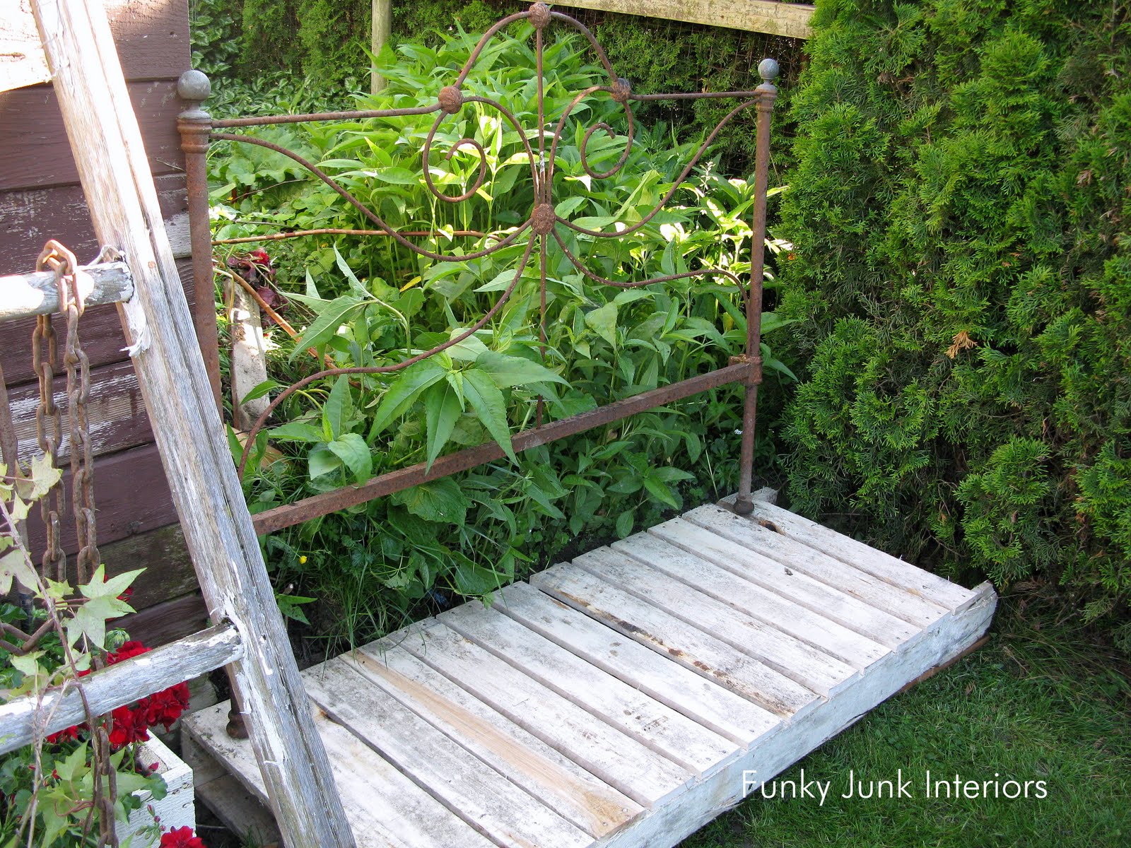 Decorating the great outdoors with junk for \'Gitter Done!\' - Funky ... Decorating the great outdoors with junk for \'Gitter Done!\' - Funky ...