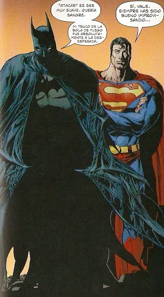 Superman haciendo la pelota a Batman