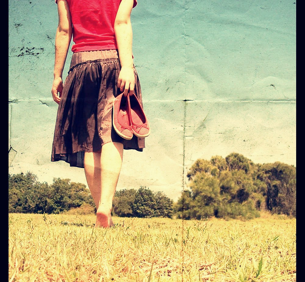 Run away from. Run away meme. Кто то от кого то убегает. Running away. Run away from.