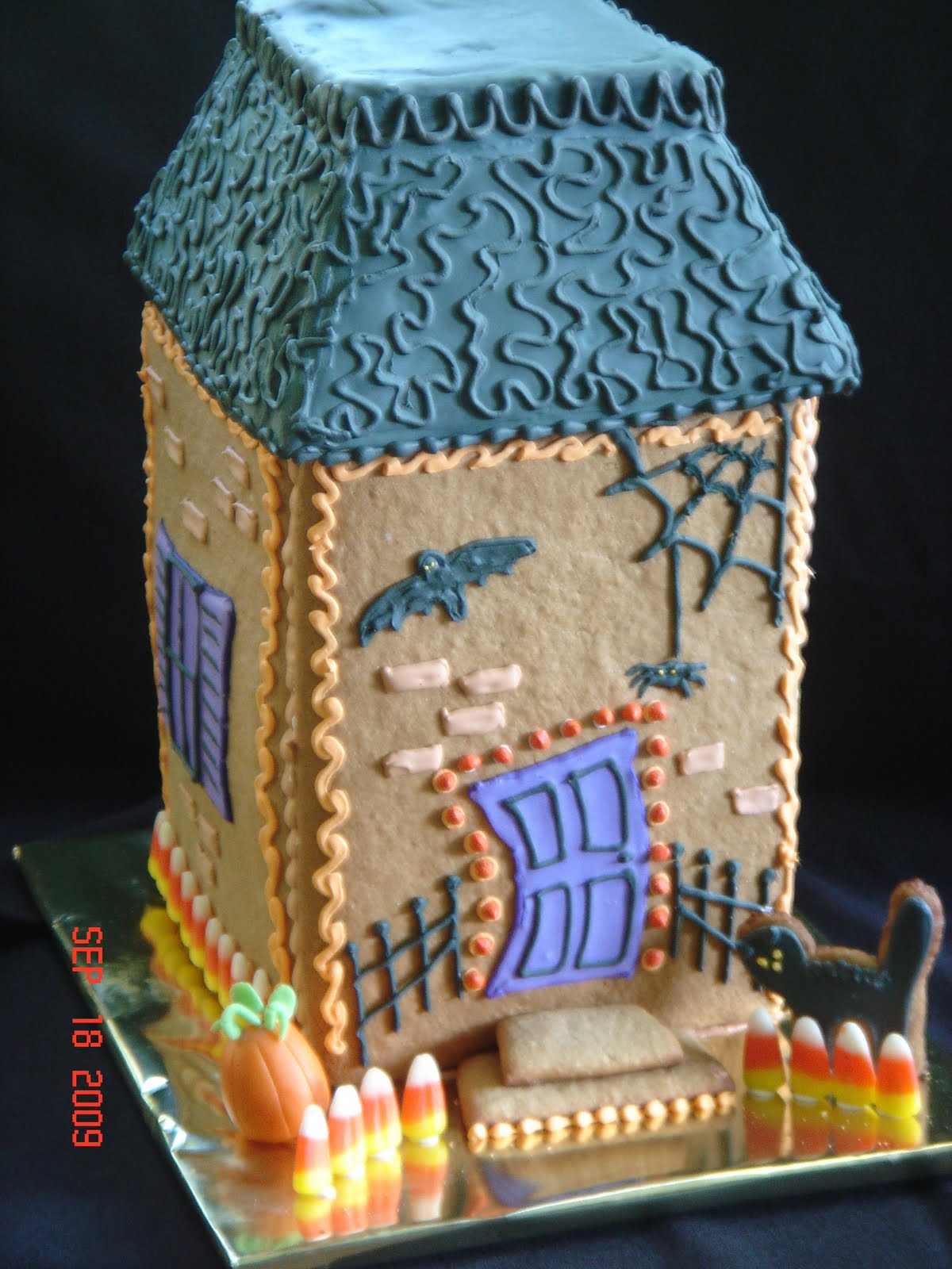 [gingerbread+halloween+3.JPG]