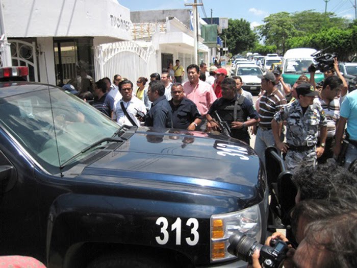 [Las+investigaciones+(005).jpg]