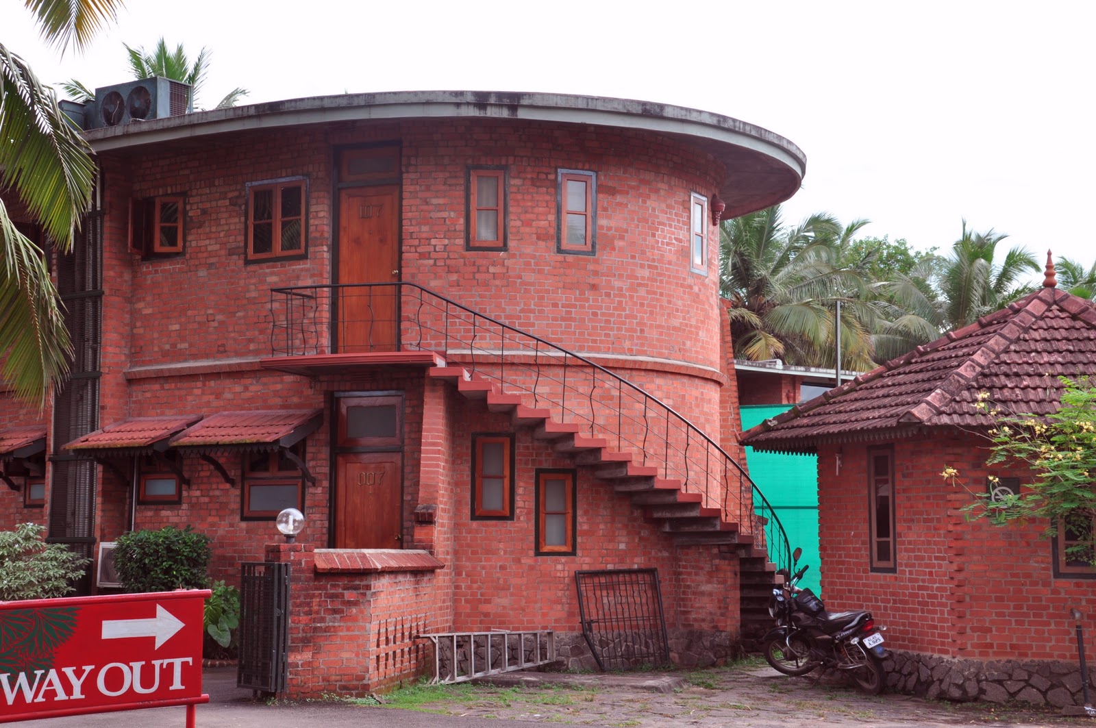 147 Enjoy the Laurie Baker architecture and some good vegetarian food