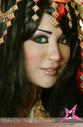 heavy arabic makeup - Encak Popo