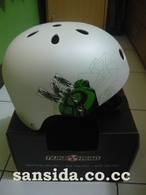 Sepeda Sansida: Helm Sepeda
