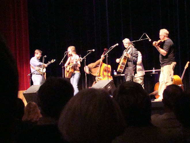 DANIEL SEABOLT PLAYS FIDDLE WITH THE OAT BRAN BOYS AND ANISA HAYES