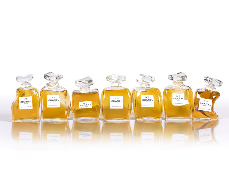 [Chanel-No-5-B.jpg]
