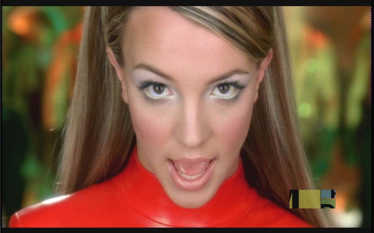 HIGH DEFINITION: Britney Spears - Oops I Did It Again