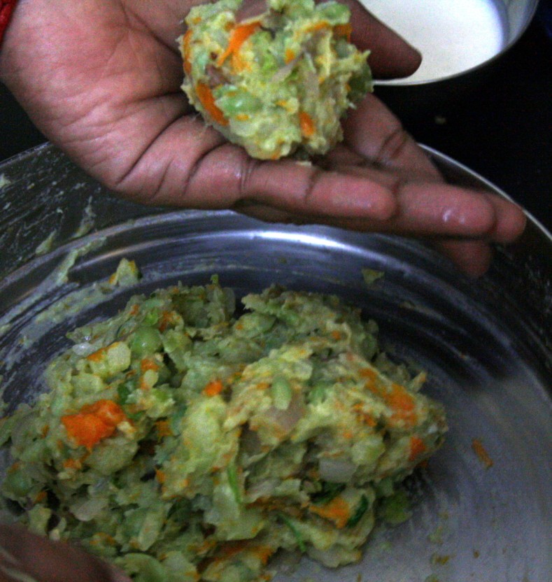 [Aloo+Mater+Tikkis+5.jpg]