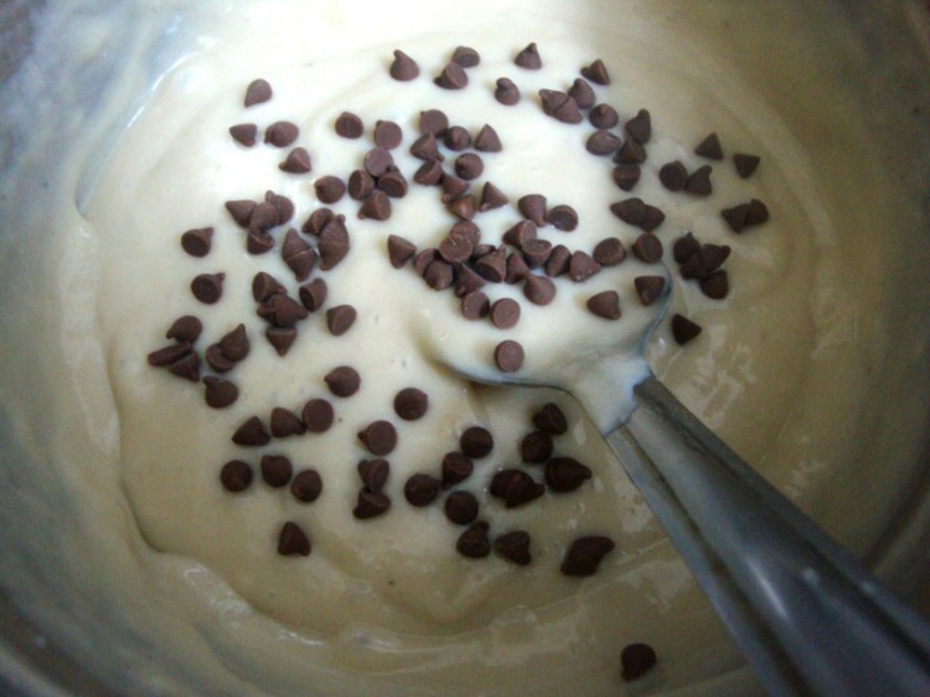 Microwave Eggless Banana Muffins with Chocolate Chips How to bake