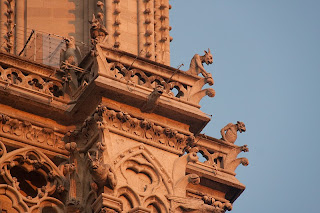 Notre Dame'i historitsistlikud (XIX saj) koletised, lõunatorni edelanurk