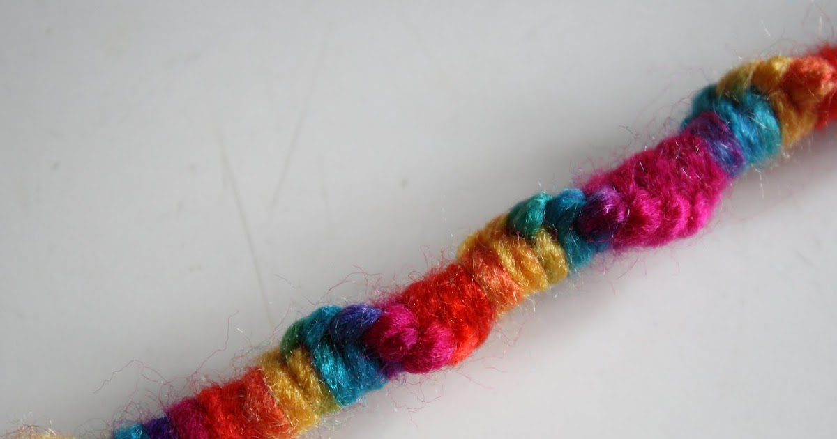 How to make a twisted friendship bracelet in 2 minutes - Twitchetts